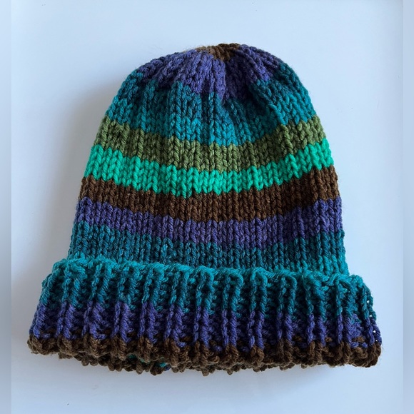 Hand Knit 🧶 Hat & Mittens Set - Picture 5 of 7